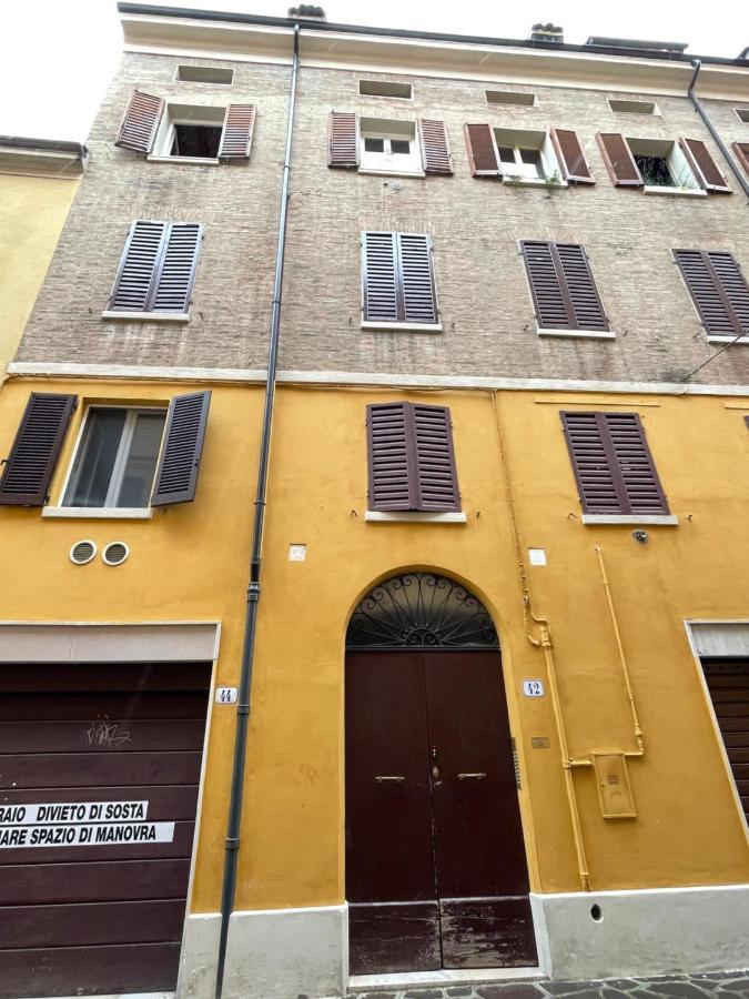 Maison Vert Appartamento In Centro Storico A Modena Exterior photo